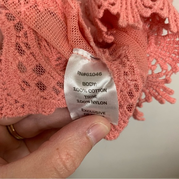 Vanity Boho Beachy Coral Crochet Lace Trim Sheer Top Size M - Picture 3 of 5